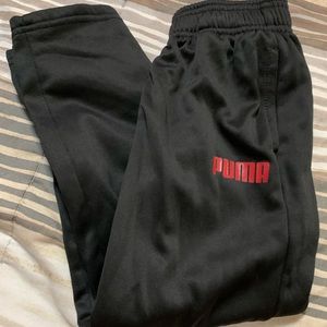 Black puma sweats size {5}
